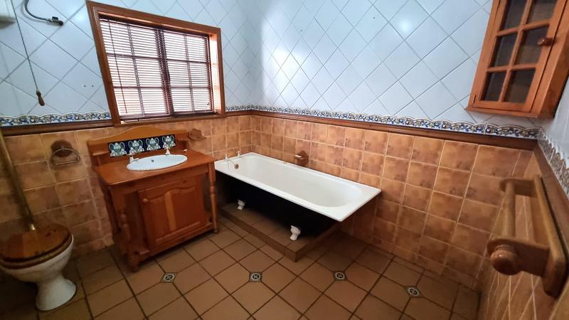 4 Bedroom Property for Sale in Lisdogan Park Gauteng