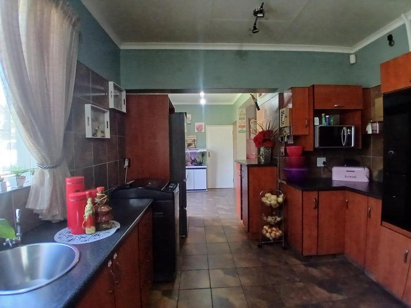 5 Bedroom Property for Sale in Ermelo Mpumalanga