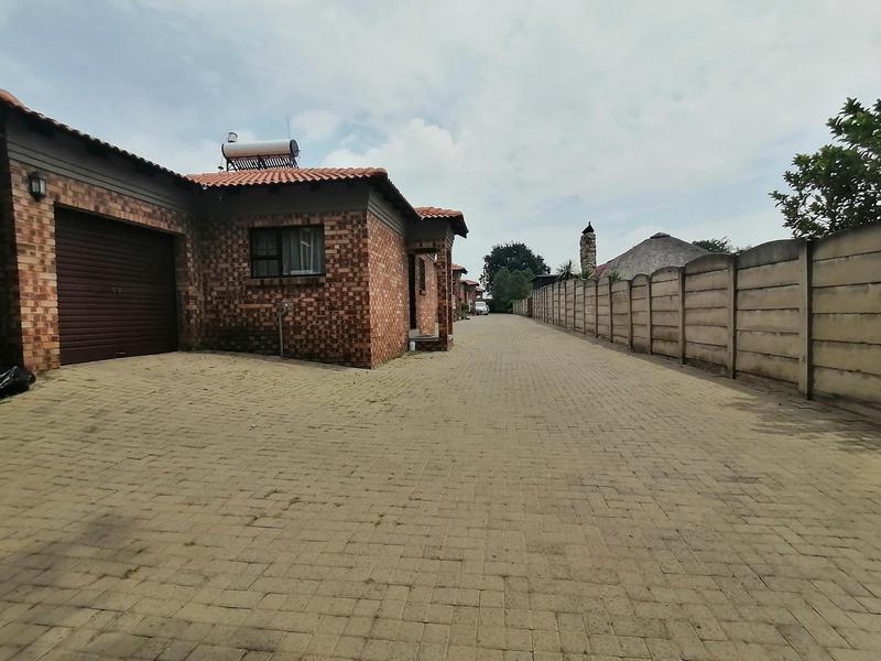 2 Bedroom Property for Sale in Ermelo Mpumalanga