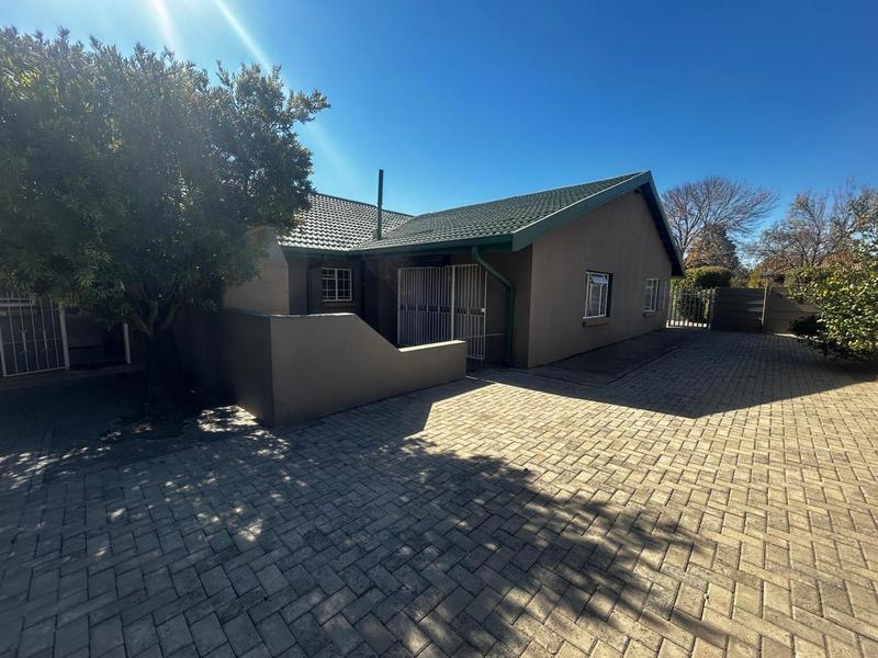 4 Bedroom Property for Sale in Kosmos Park Mpumalanga