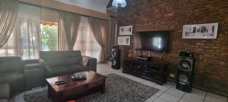 5 Bedroom Property for Sale in Gholfsig Mpumalanga